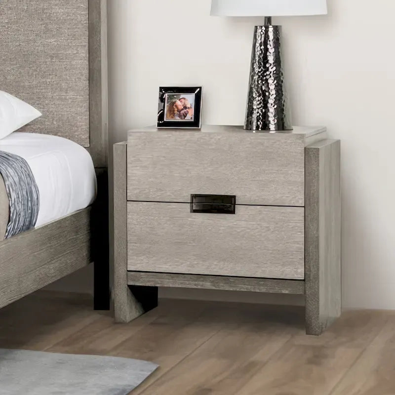 Furniture of America Cruz Contemporary Gray Solid Wood Panel 5-Piece Bed, 2 Nightstand, Dresser and Mirror Bedroom Set
